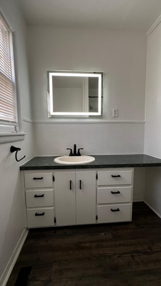 Building Photo - 1608 Glennen Dr