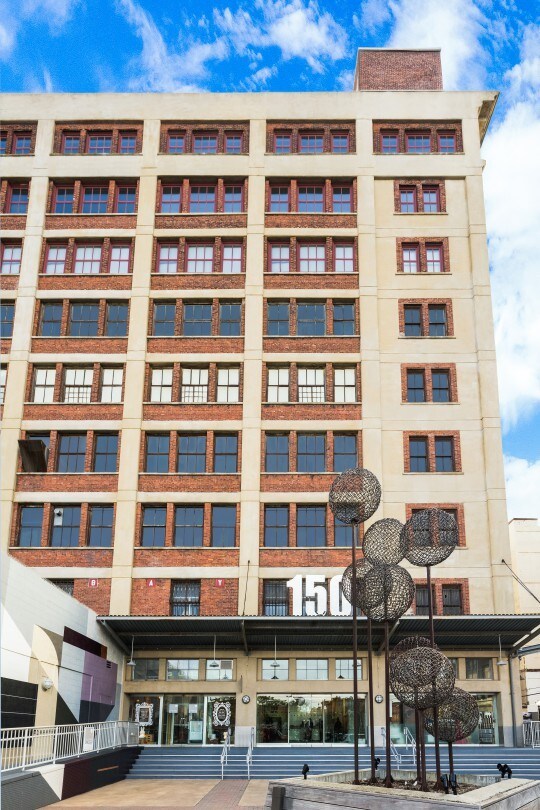 Building Photo - 150 Bay St