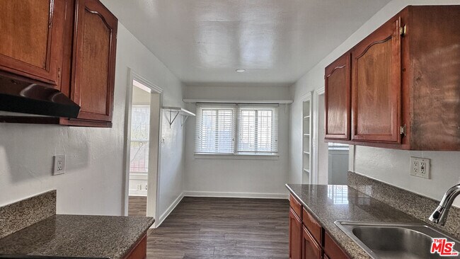 Building Photo - 1709 W 70th St