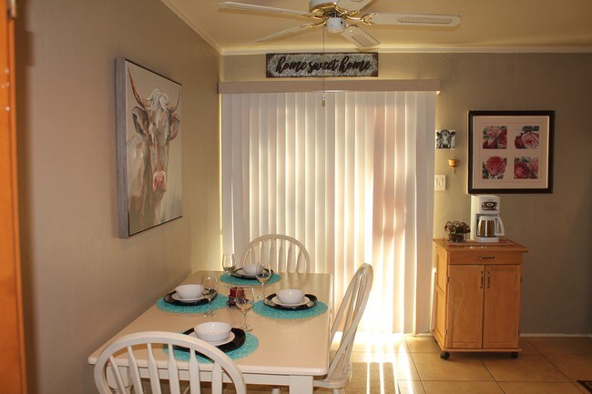 Building Photo - 1961 Park Terrace Pl