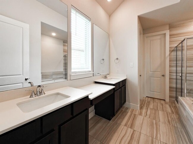 Building Photo - 5645 Bellissima Way
