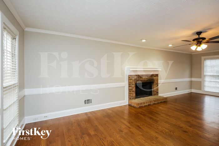 Building Photo - 1039 Lakeview Rd