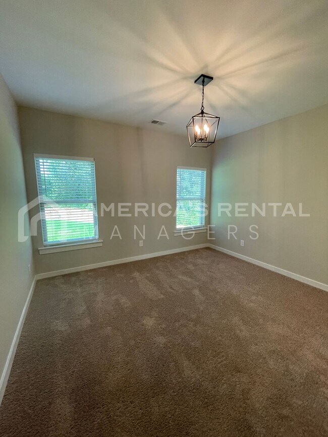 Building Photo - Home for Rent in Weaver, AL!!! Available to View Now!!! DEPOSIT PENDING!
