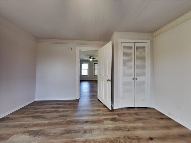 Building Photo - 322 Mixville Rd
