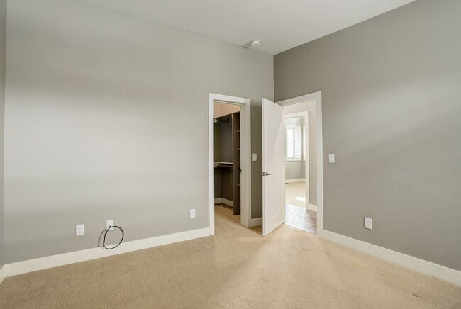 Building Photo - 4 Bedroom 3 Bath With Tons of Character Ne...