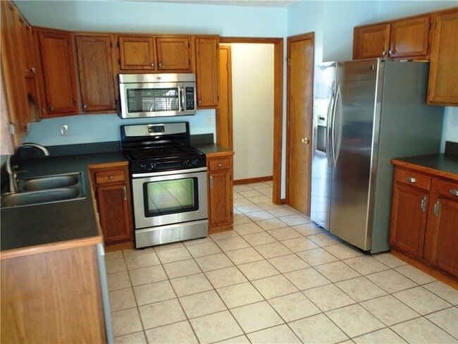 Building Photo - 4865 Camberbridge Dr