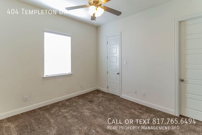 Building Photo - 404 Templeton Dr