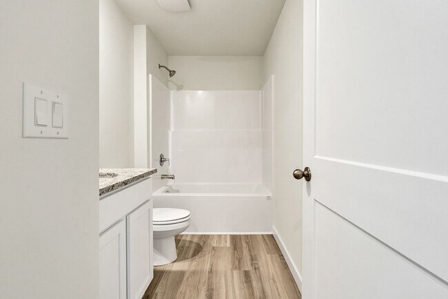 Building Photo - 627 Fox Den Cir