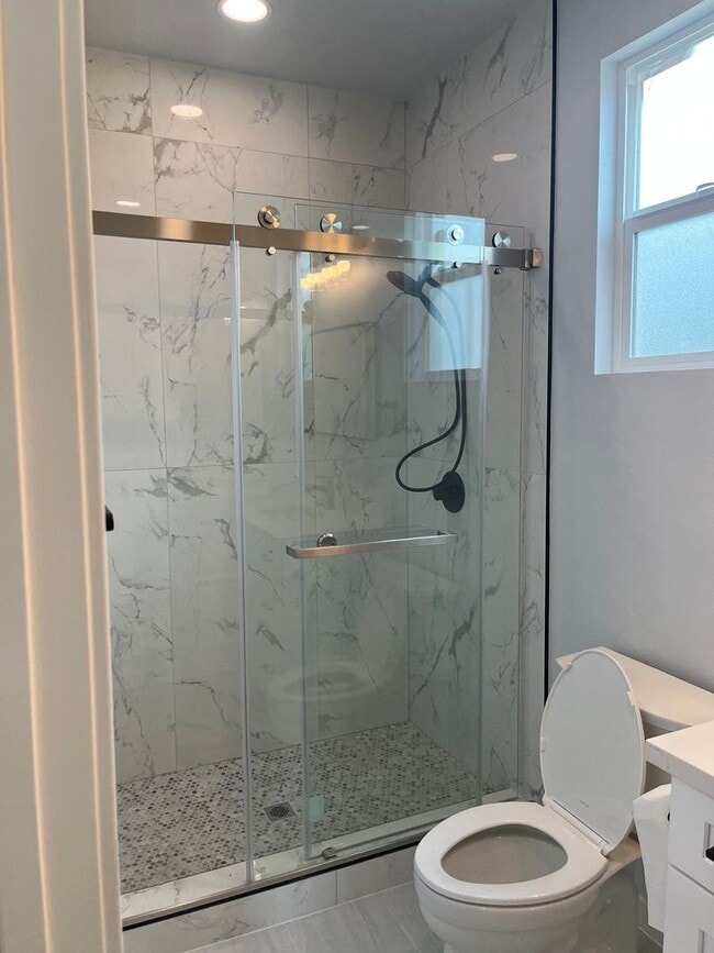 Building Photo - NEWLY Built 3 Bedroom Home in Huntington B...