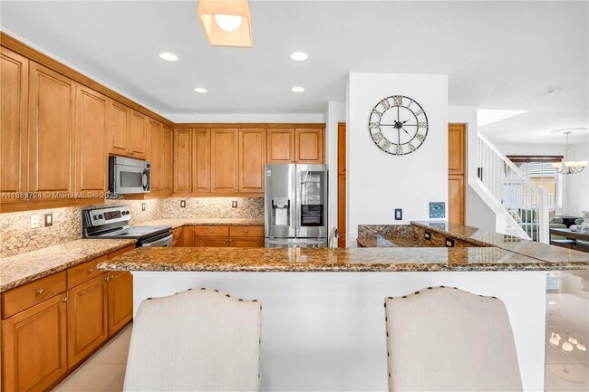 Building Photo - 663 Live Oak Ln
