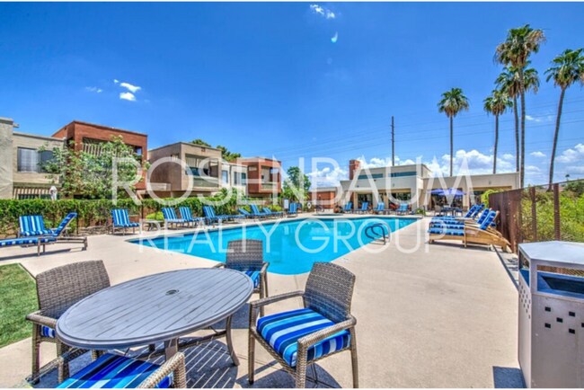 Building Photo - Beautiful 2-beds, 2-baths ground-level cor...
