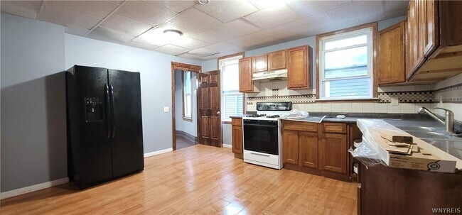 Building Photo - 79 Walden Ave