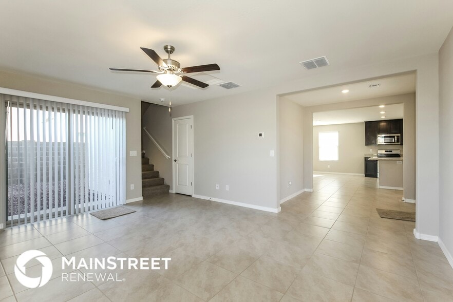 Building Photo - 3915 S 82nd Dr