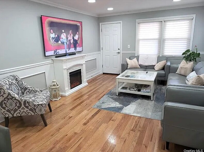 Building Photo - 516 E State St