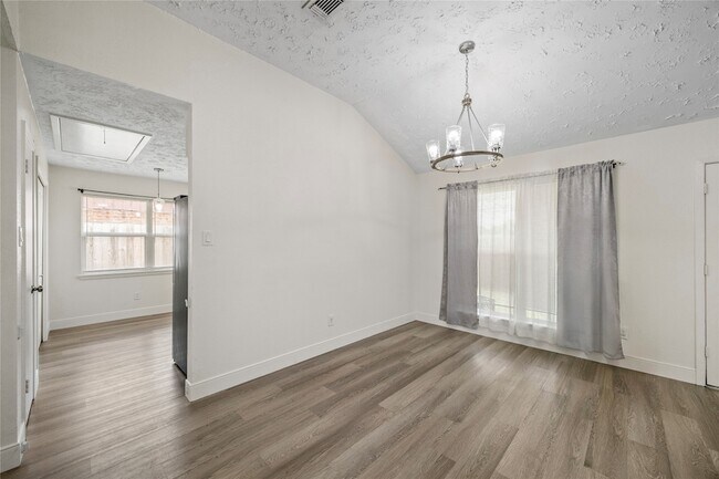 Building Photo - 1815 Millbury Dr