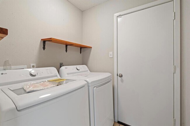 Building Photo - 25510 Chapel Ridge Ln