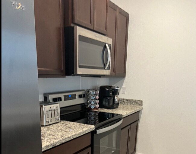 Kitchen - 511 NW 17th St