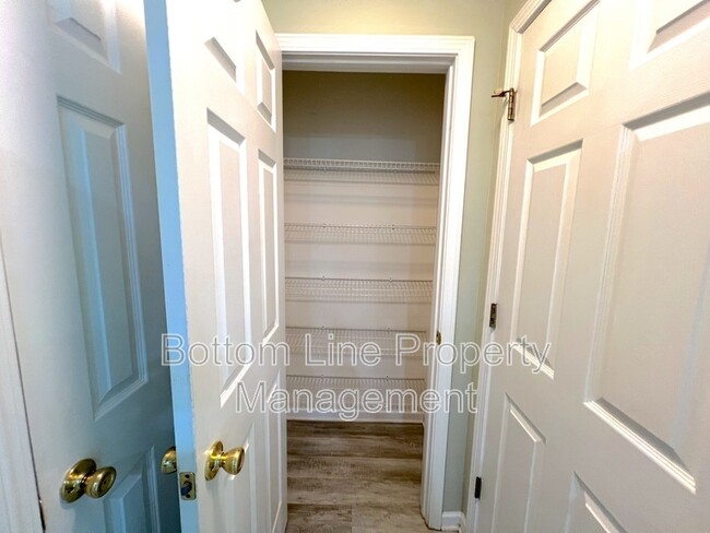 Building Photo - 13656 Meade Glen Ct