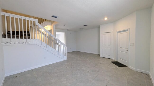 Building Photo - 2628 SE 28th Dr