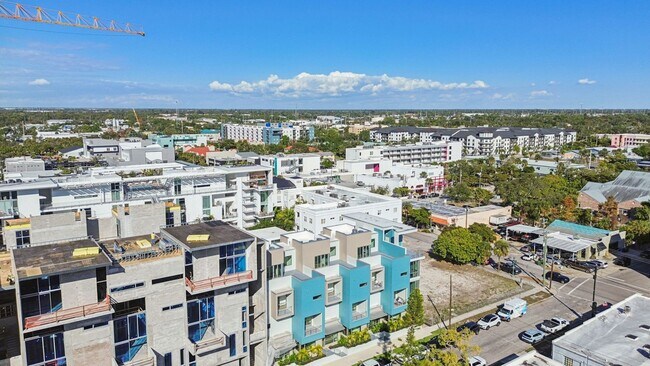 Building Photo - 1343 4th St