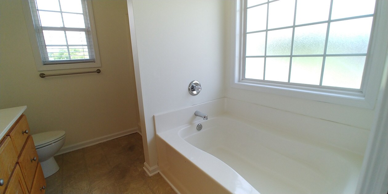 Building Photo - 1289 Gailard Dr