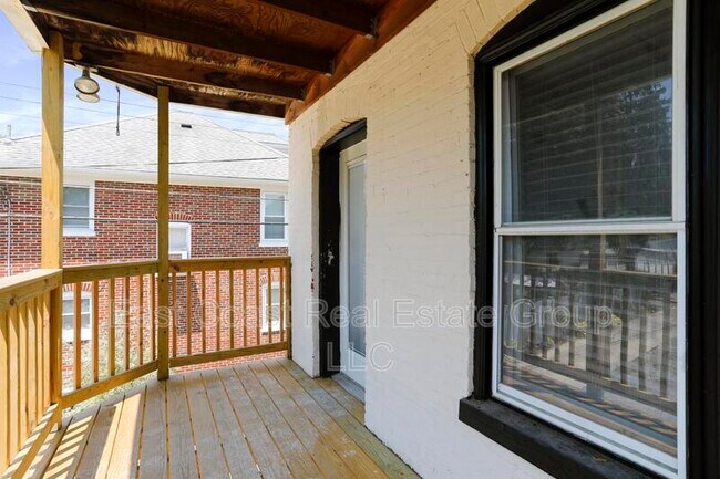 Building Photo - 131 Fairground Ave