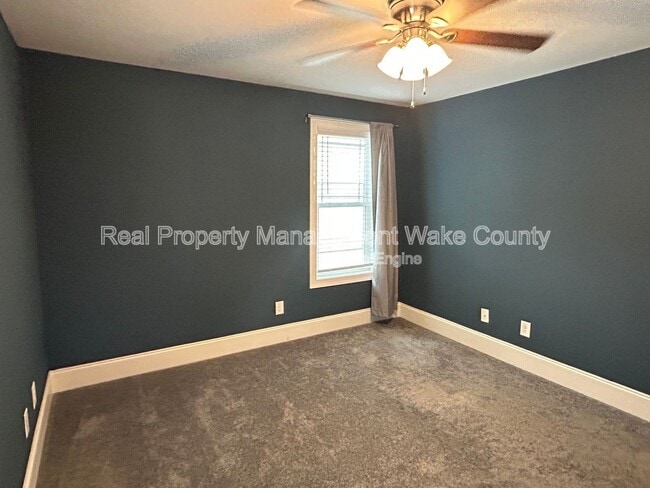 Building Photo - 5412 Robbins Dr