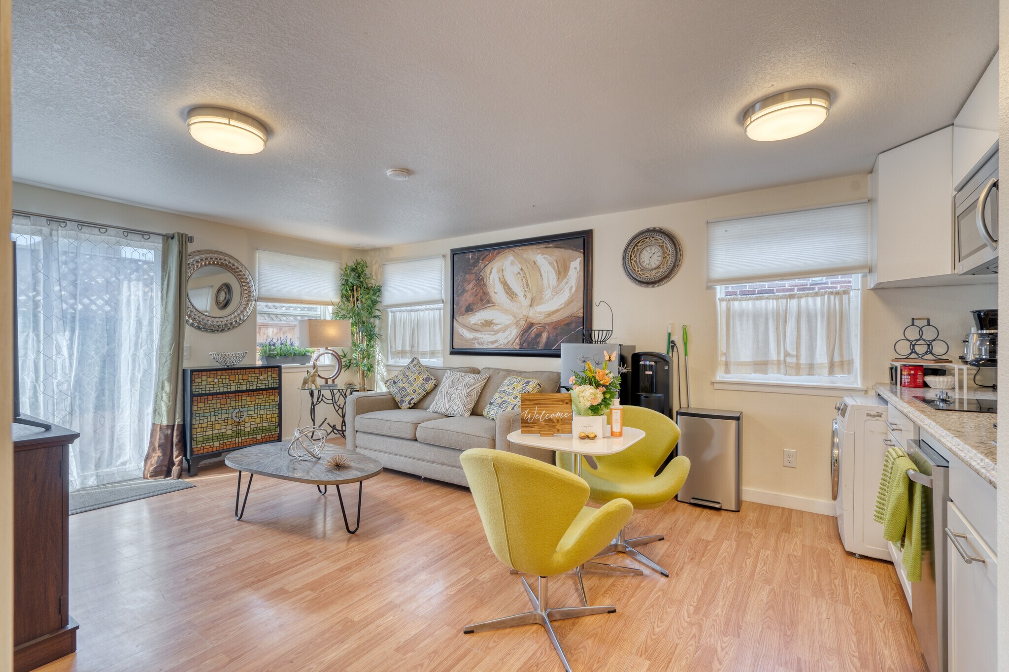 Building Photo - 1676 SE Marion St