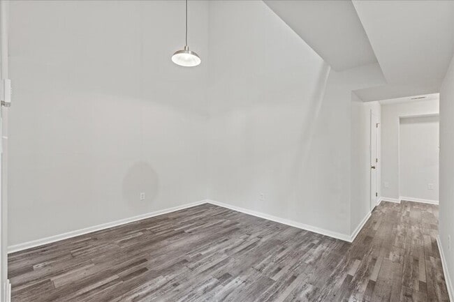 Building Photo - 421 Barton Run Blvd