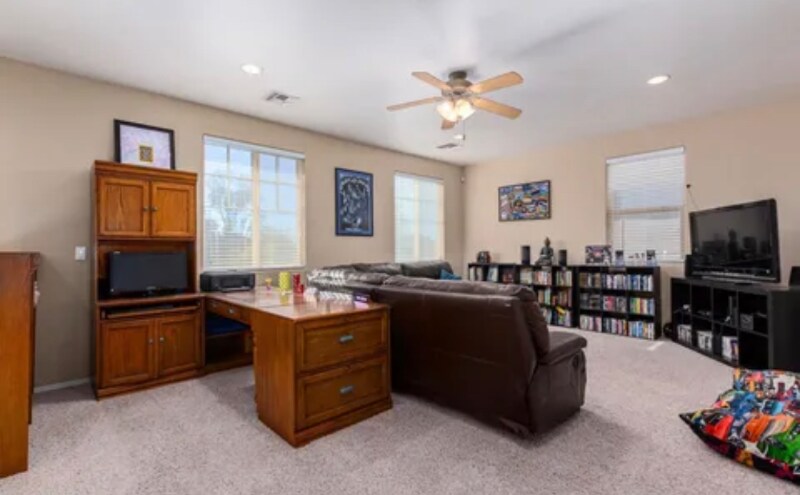 Building Photo - 42564 W Corvalis Ln