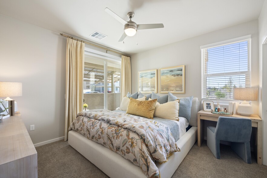 Building Photo - Encantada Gladden Farms