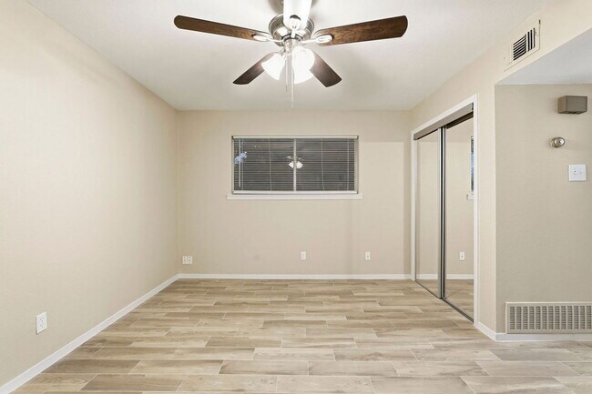 Building Photo - 309 Stratford St