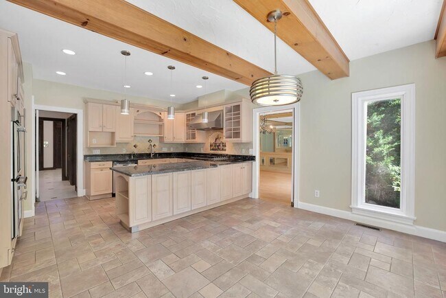 Building Photo - 8901 Iron Gate Ct