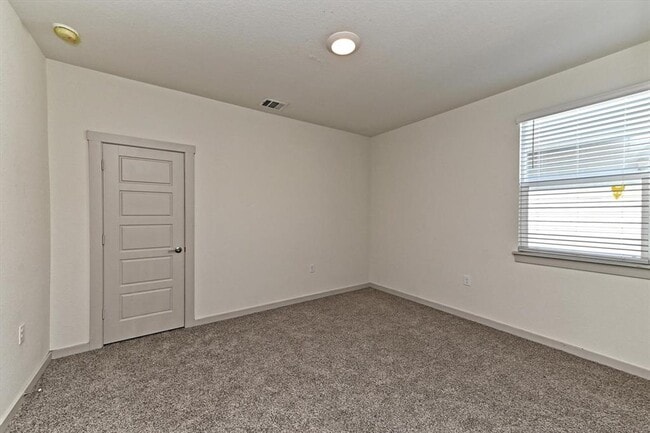 Building Photo - 13700 Lubeck Dr