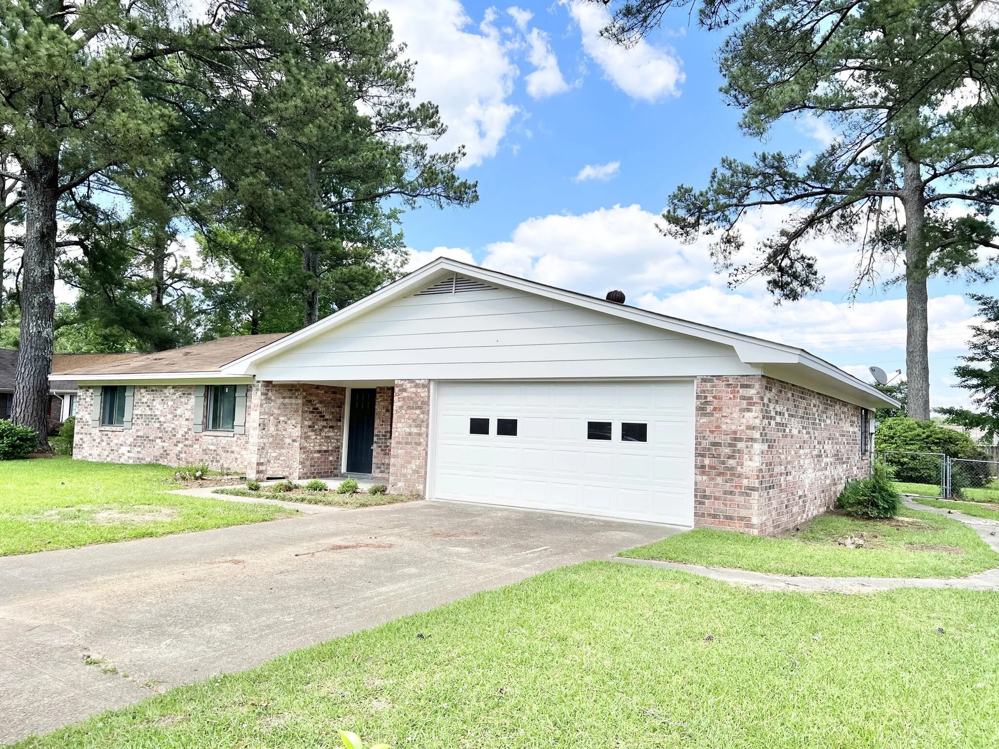 exterior front - 3412 Camellia Cir