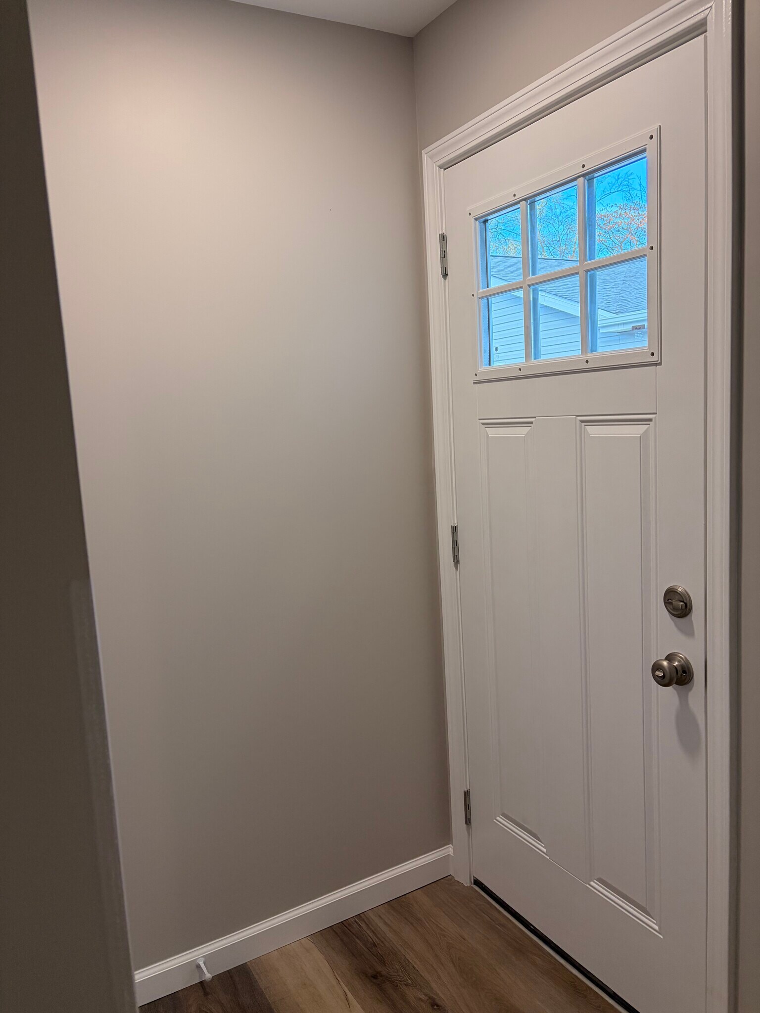 front door - 1 Holding Ln