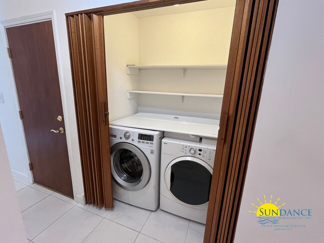Building Photo - Sparkling Pool Oasis 3 Bedroom + Flex Spac...