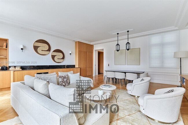 Building Photo - 11 Rue St