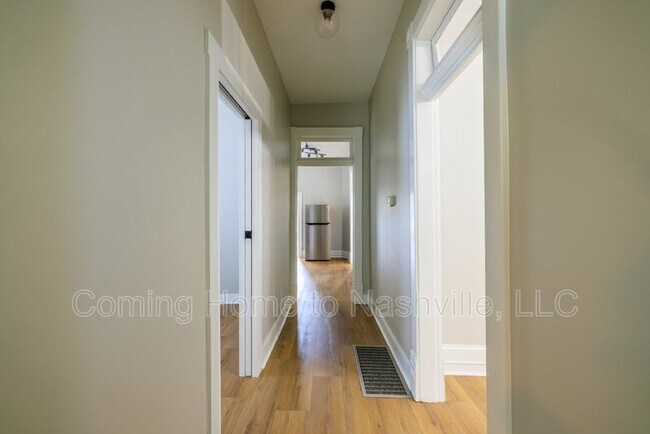 Building Photo - 1111 Glenview Dr