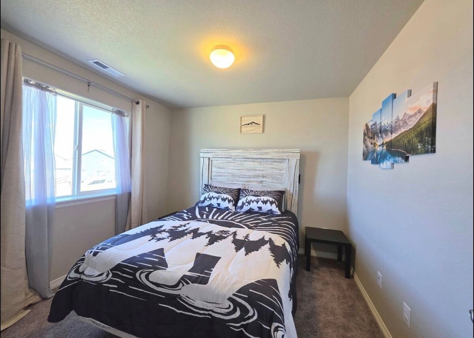 Building Photo - 6784 Skuna Dr