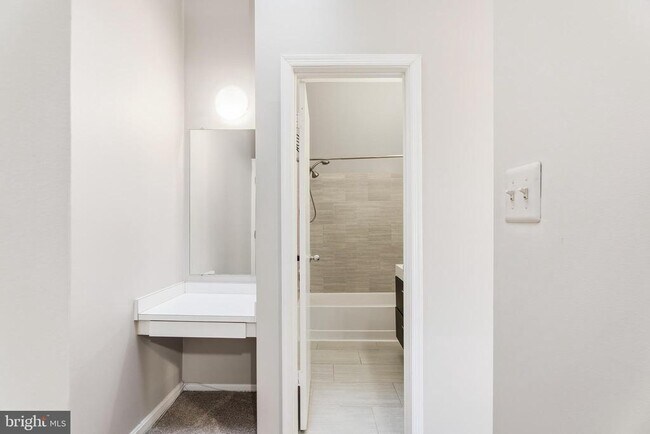 Building Photo - 41 Jones Falls Terrace