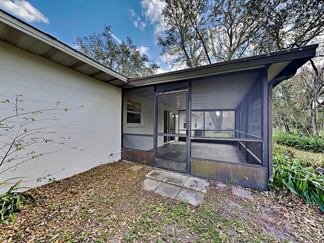 Building Photo - 2143 Creek Side Dr