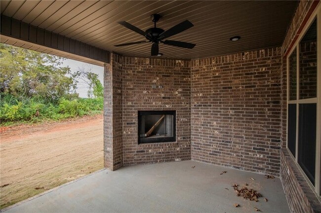 Building Photo - 1371 Padova Ave
