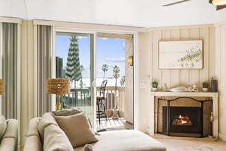 Building Photo - 999 N Pacific St