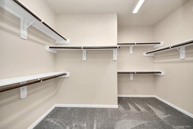 Building Photo - 21254 Lucknow Ln