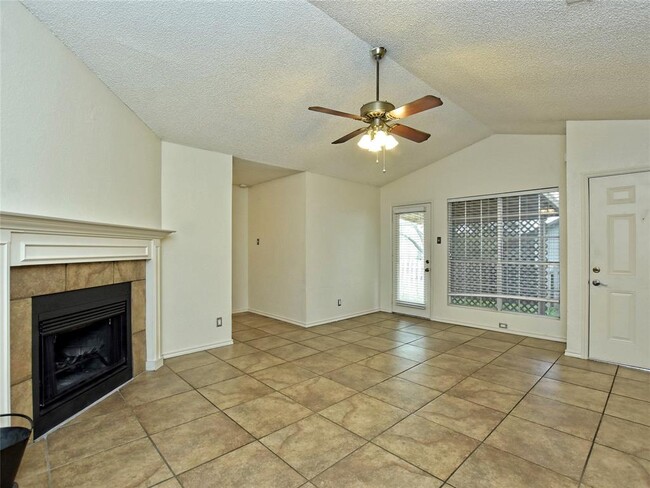 Building Photo - 415 Fantail Loop