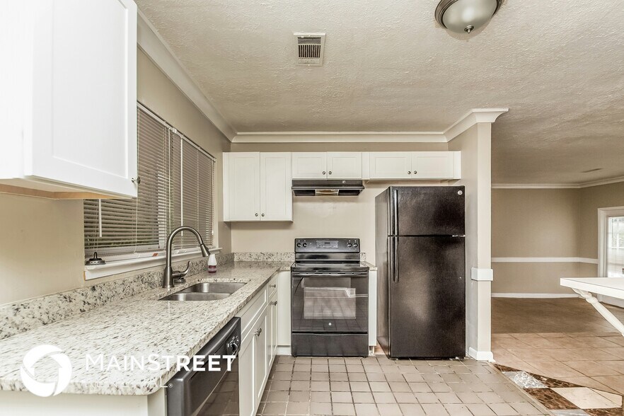 Building Photo - 8155 Tudor Dr