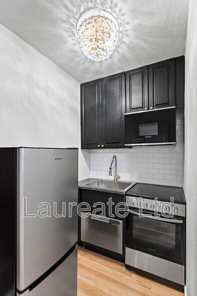 Building Photo - 1050 Pearl St