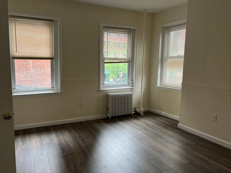 Building Photo - 211 Harrison Ave