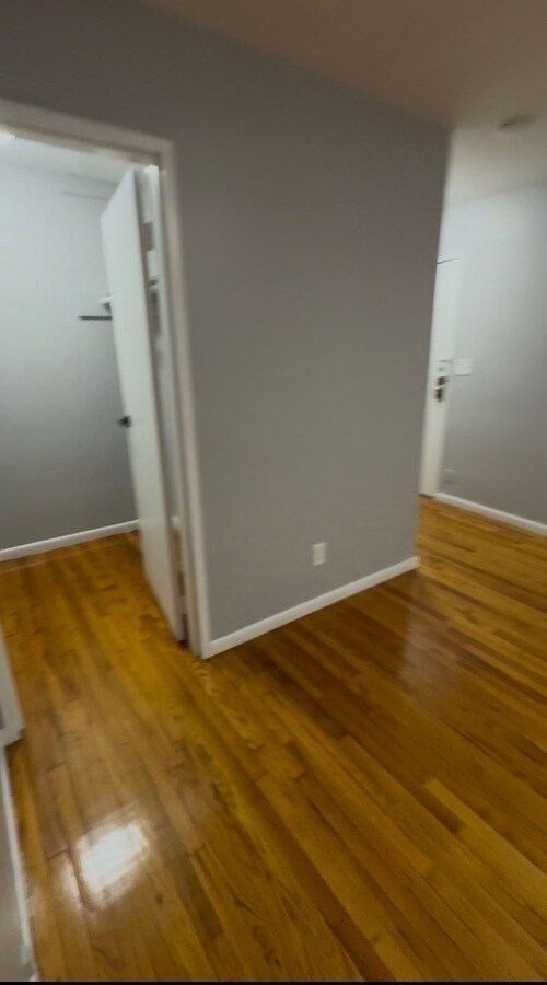 Building Photo - 26 Stiles St